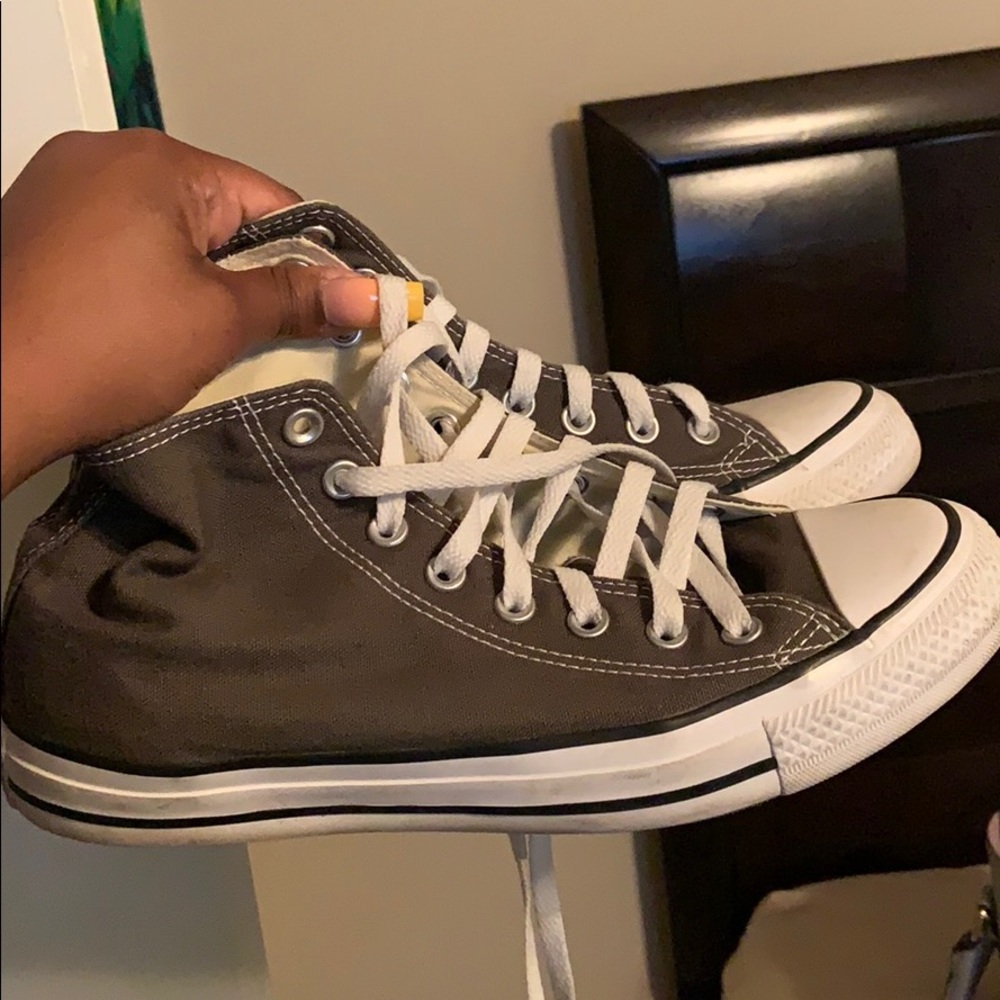 Converse !! Women’s 10 !